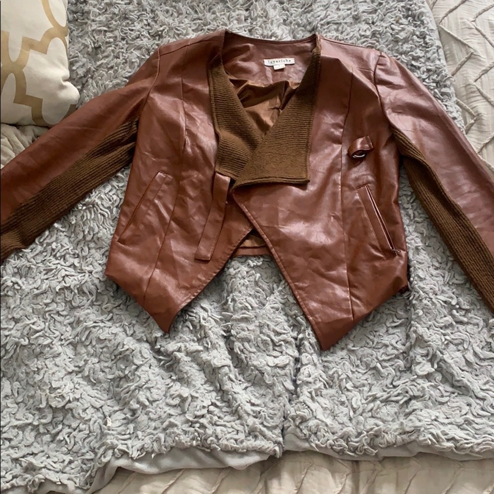 Cropped camel leather (fake) jacket
